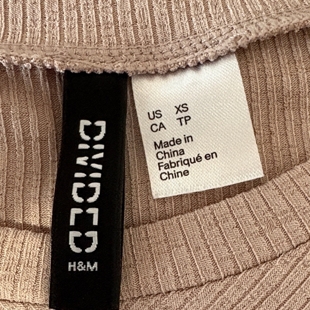 Divided Beige Ribbed Crop Top - Picture 5 of 6